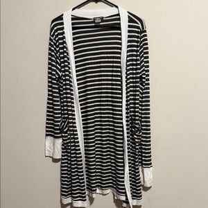 Women’s striped Heimish USA cardigan NWOT